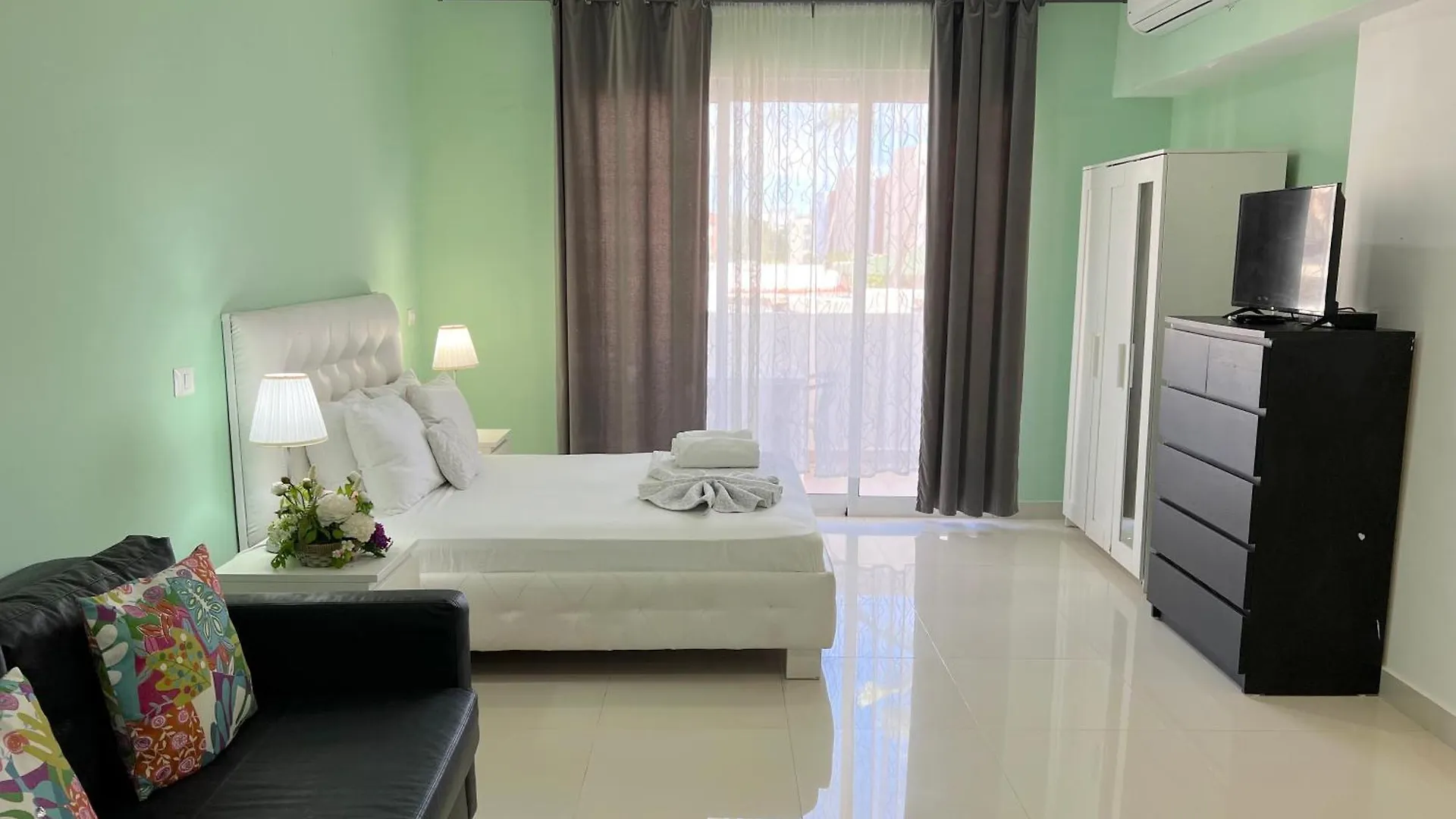 Vacation Studios With Rooftop Pool, Beach Club, Restaurants - Playa Los Corales 蓬塔卡纳 5*,  多米尼加共和国